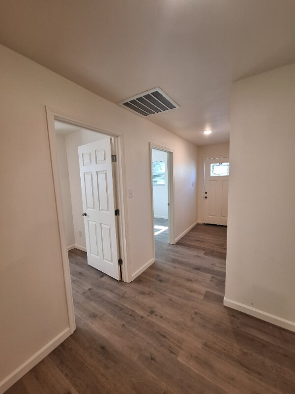 Primary Photo - 619 Oakwood Ln