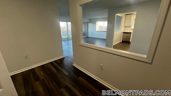 Foto del edificio - 55 Hill Rd