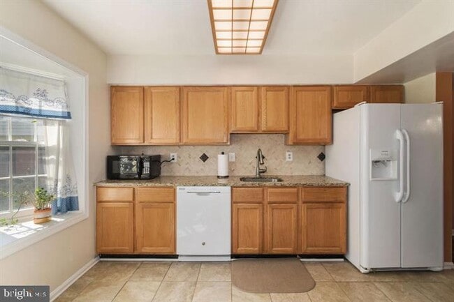 Building Photo - 4916 Van Masdag Ct