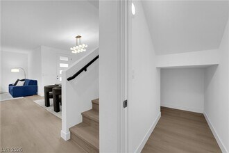 Building Photo - 600 N Carriage Hill Dr
