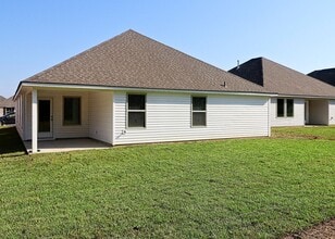 Building Photo - 620 LAMBOT AVE
