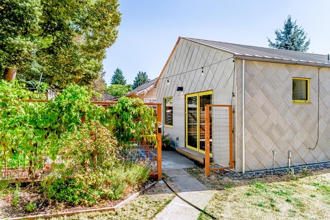 Foto del edificio - 8020 N Hurst Ave