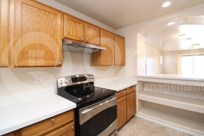 Foto del edificio - 6709 W Luke Ave