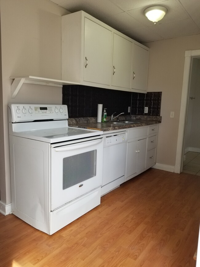 Kitchen - 345 3rd St