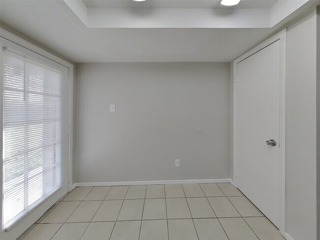 Building Photo - 8510 Sorrel Dr