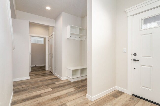 Building Photo - Live Effortlessly in Movado's Oasis: Caref...