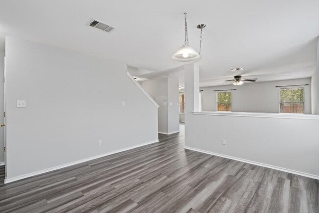 Building Photo - 142 Jack Rabbit Ln