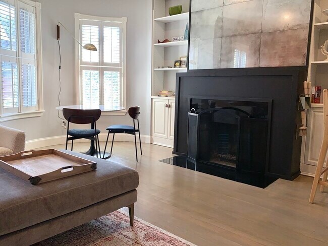 Building Photo - 66 Clarendon St