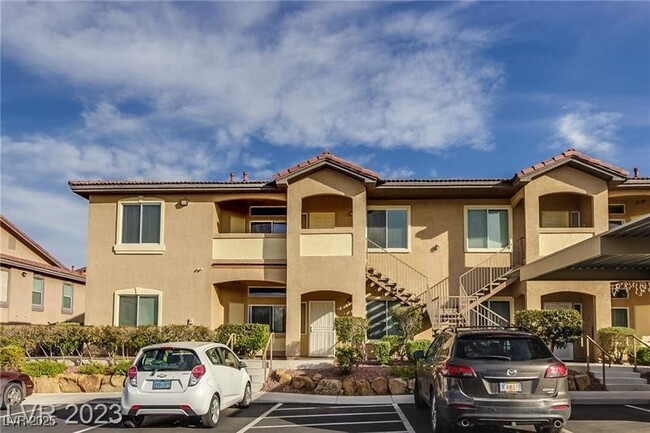 Foto del edificio - 2305 W Horizon Ridge Pkwy