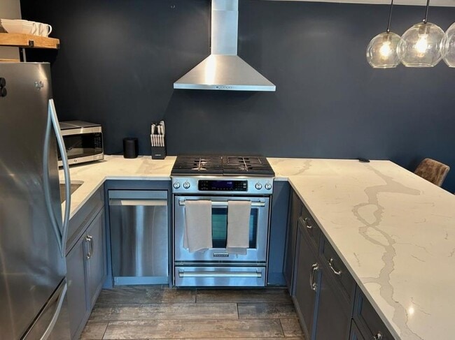 Building Photo - 2 bedroom in Naperville IL 60563