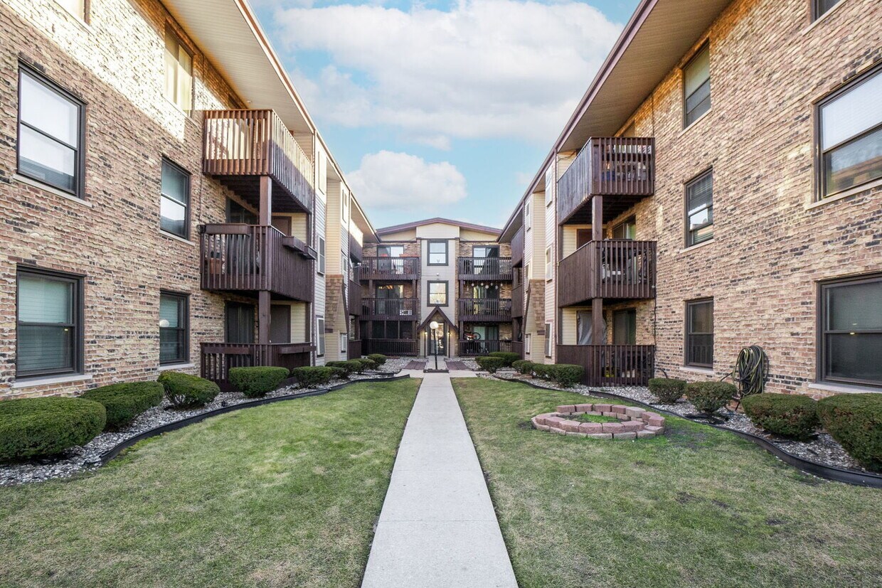 Primary Photo - 4553 W 56th St