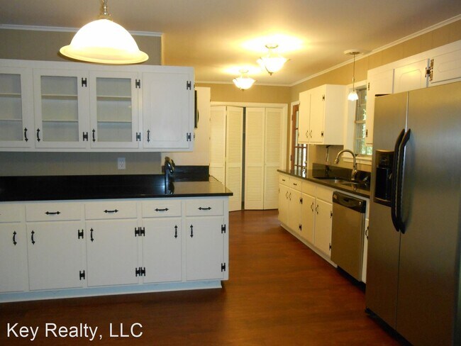 Building Photo - 3 br, 2 bath House - 1212 Canterbury Drive