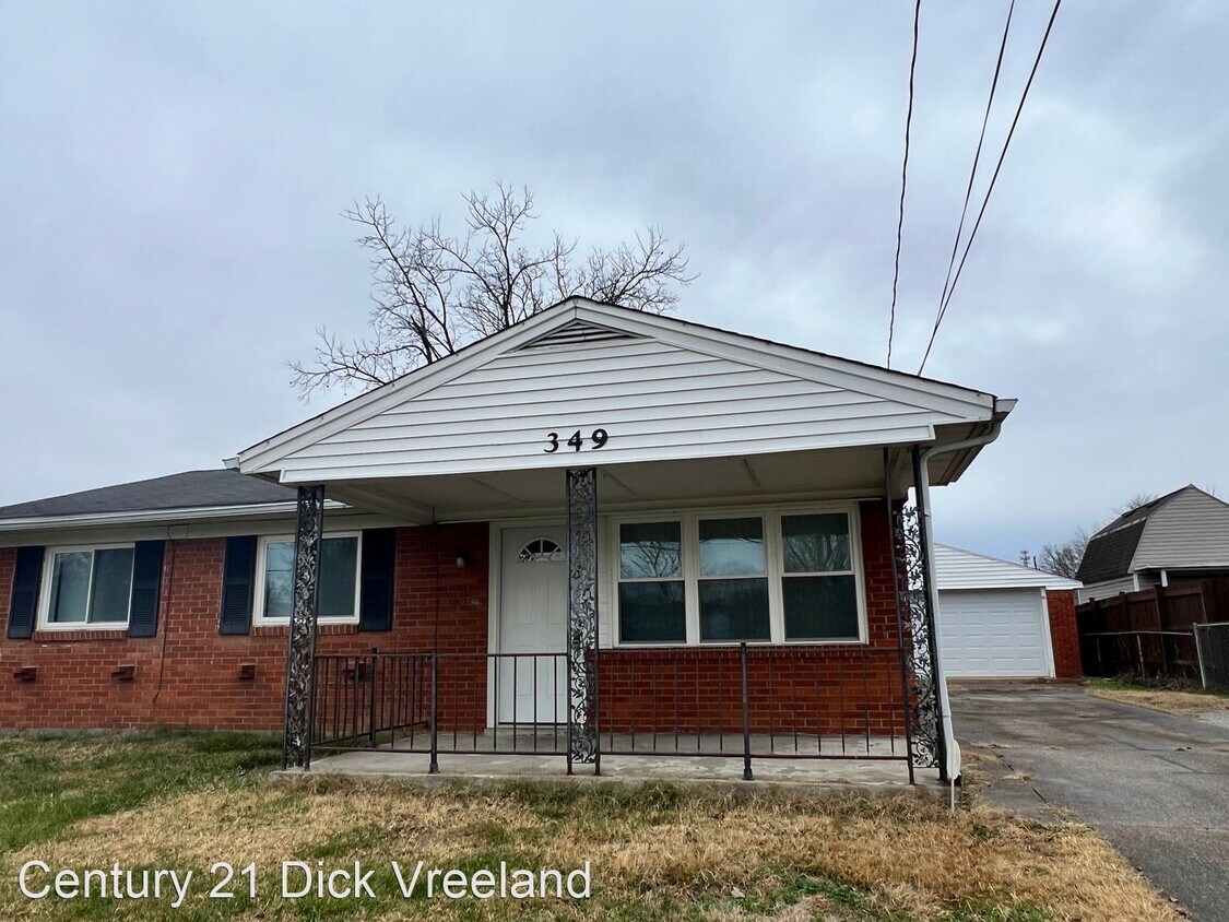 Primary Photo - 3 br, 1 bath House - 349 Knollwood Cir.
