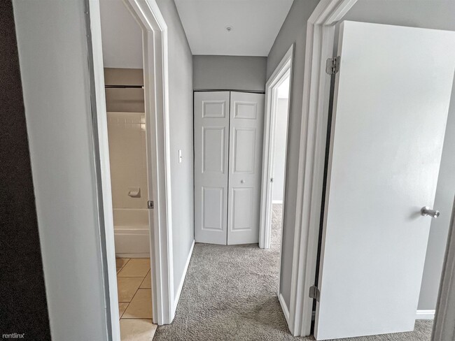Building Photo - 3 br, 3.5 bath Townhome - 1223 Stockport C...