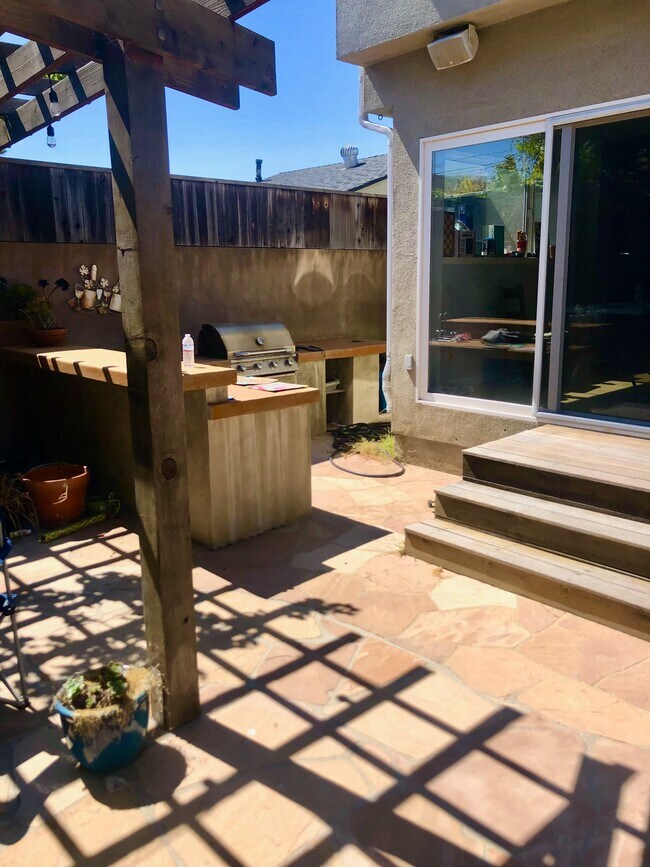 Foto del edificio - 6500 W 84th St