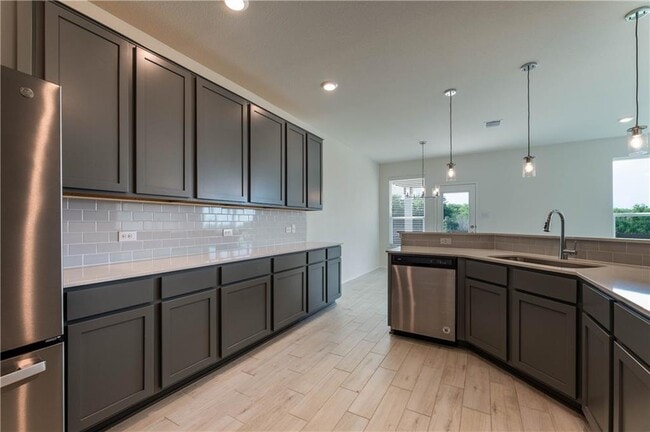 Building Photo - 316 Los Cobos Ln