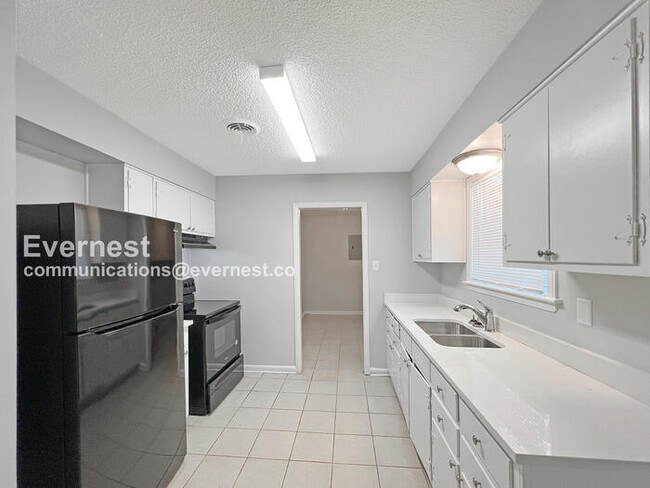 Building Photo - 1731 Carla Cove