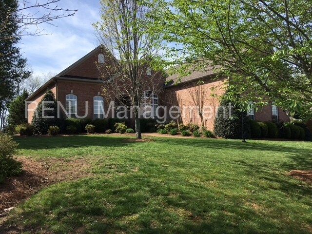 Primary Photo - 201 Woodcrest Ct