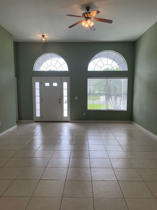 Foto del edificio - 23 Ridley Ln