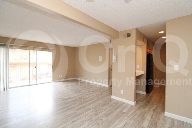 Foto del edificio - 1130 E Butler Dr