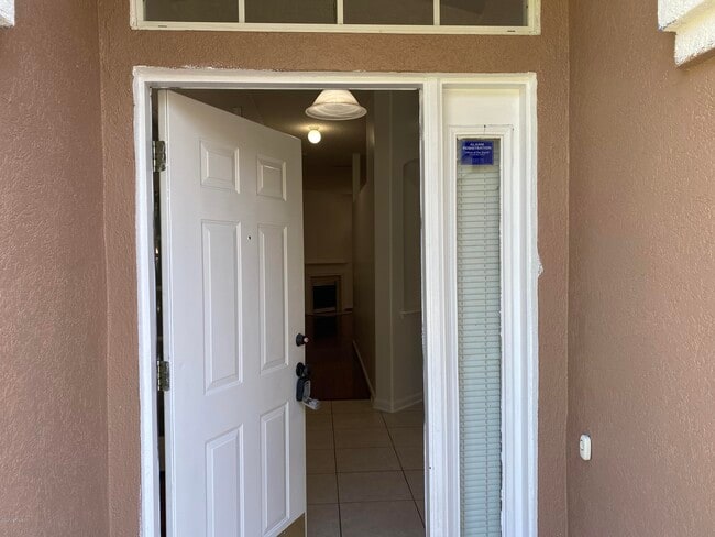 Building Photo - 8837 Canopy Oaks Dr
