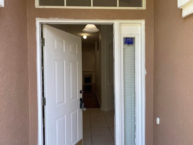 Foto del edificio - 8837 Canopy Oaks Dr