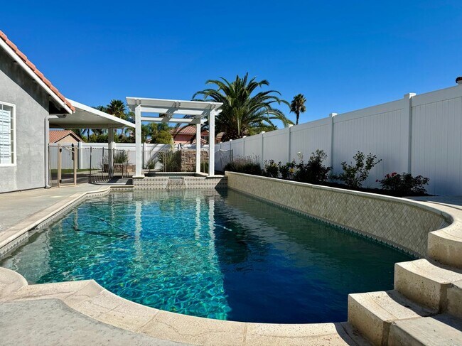 Foto del edificio - 28825 Corte Suerte