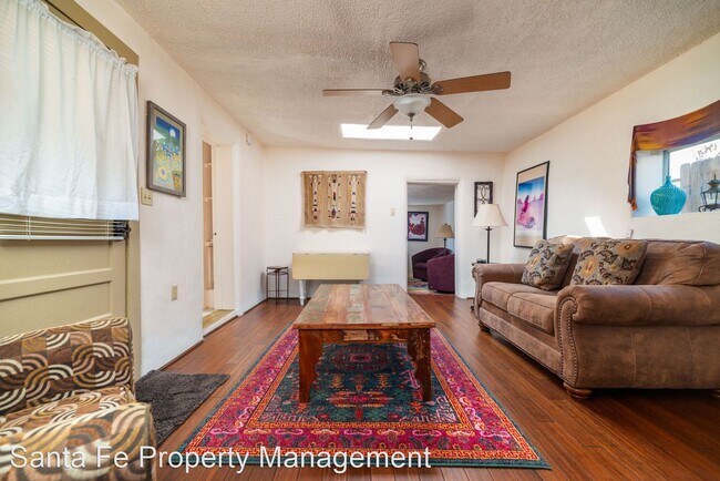 Building Photo - 1 br, 1 bath House - 124 B Elena Street