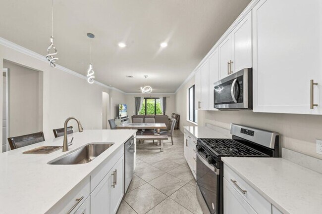 Foto del edificio - 4762 Roldan Ct