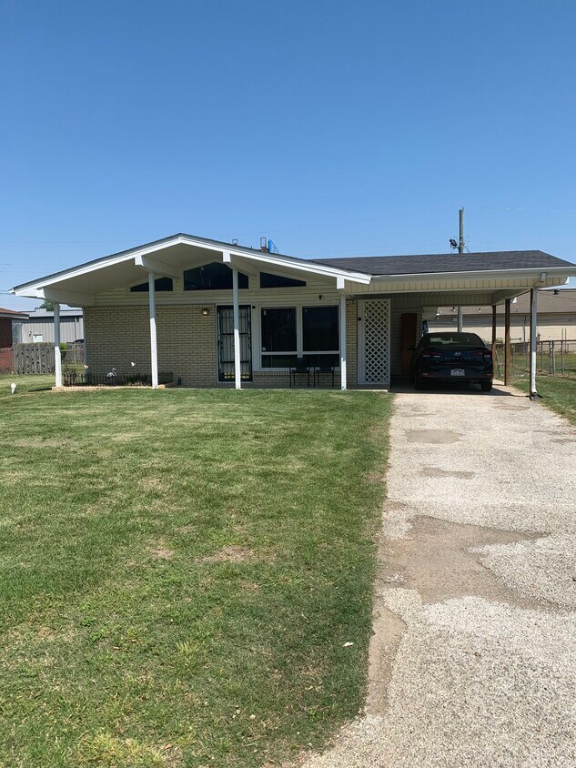 Foto principal - 3308 Timms St