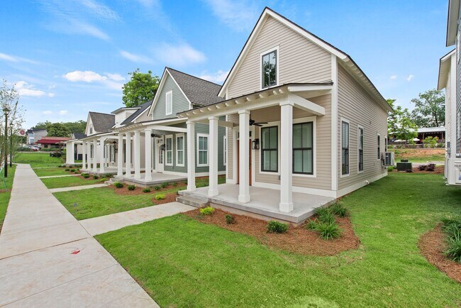 Foto del edificio - Like New! 2 bedroom 2 bathroom cottage sty...