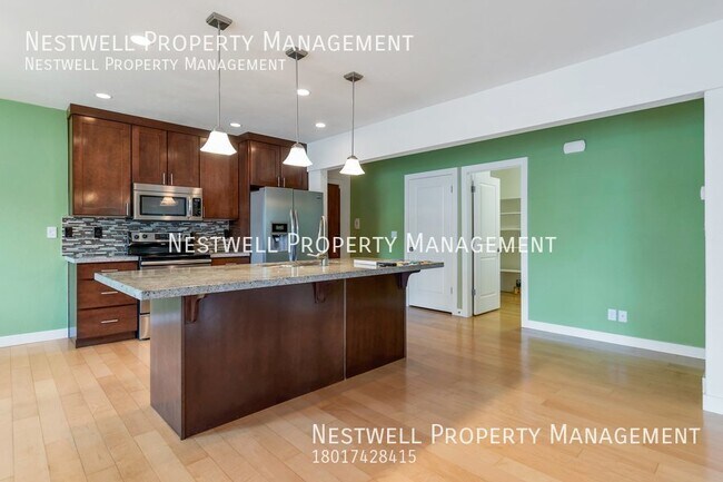 Foto del edificio - Great Top Floor Condo in Sugarhouse!