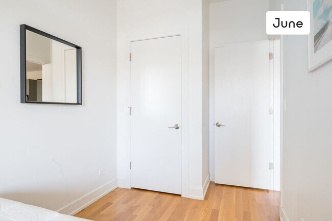 Building Photo - ROOM ONLY in 4-bed/2.0-bath Home