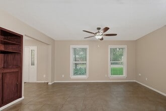 Building Photo - 6 Berryfrost Ln