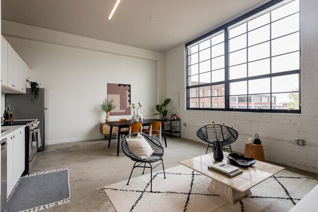 Foto del edificio - 2857 E Grand Blvd