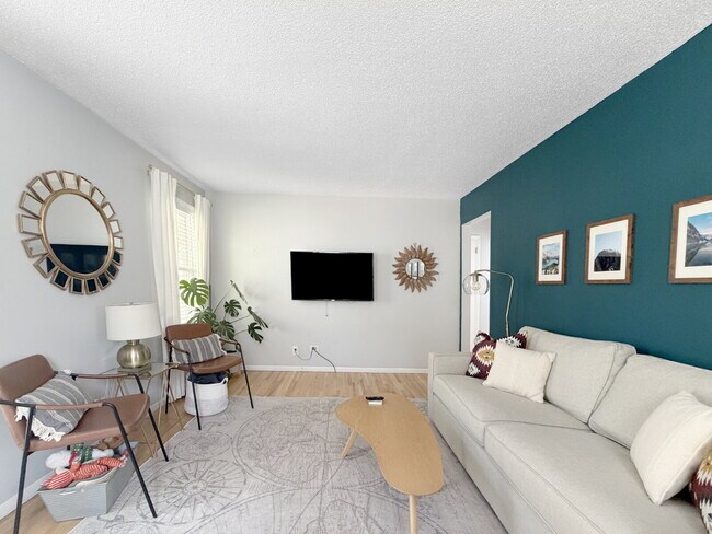 Foto del edificio - Gorgeous 3-Bed/2 Bath in the Heart of Saint Louis Park - Dogs Welcome!