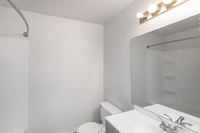 2BR, 1BA - 844SF - Serrano Apartments