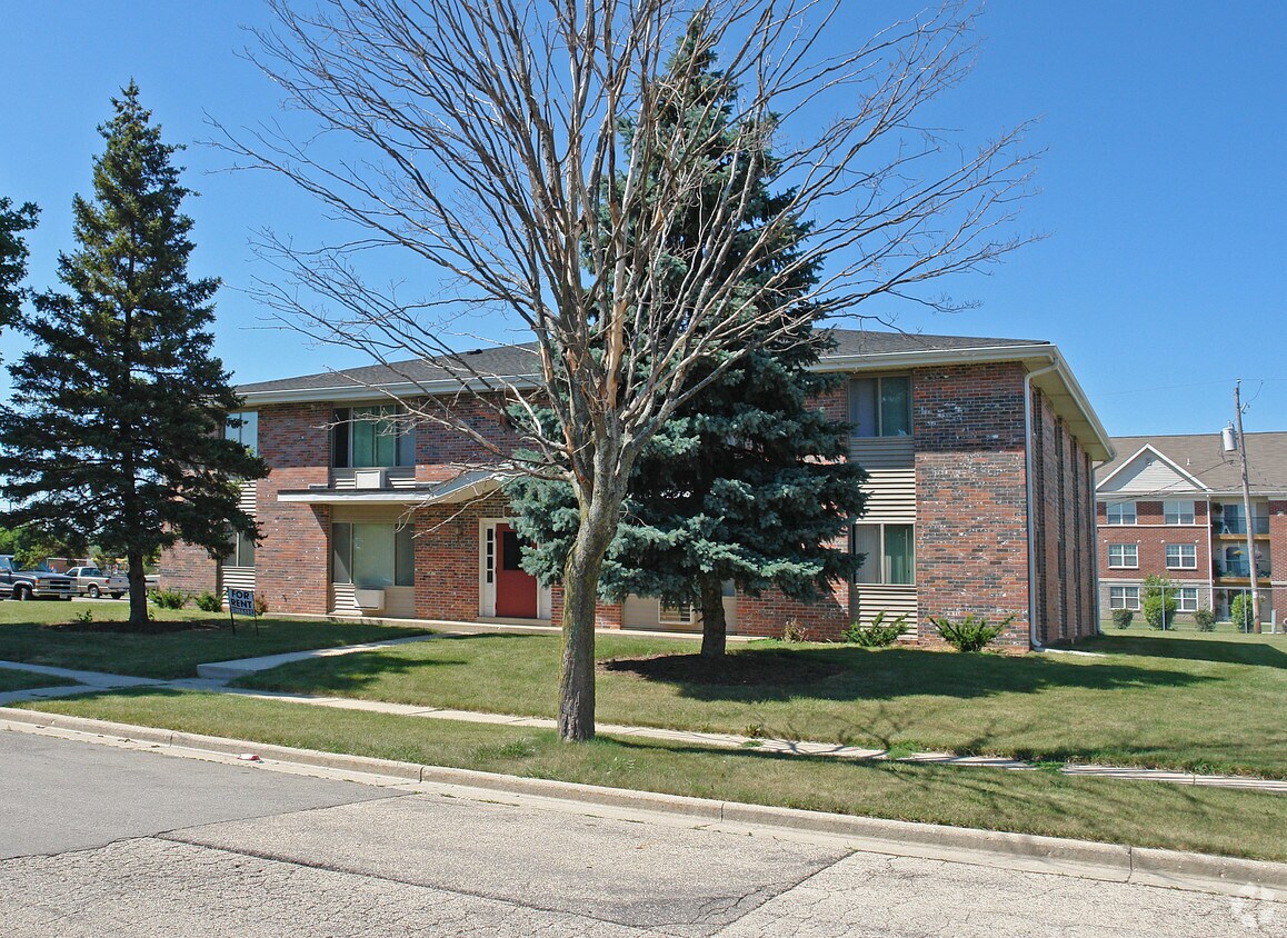 8800 Buckingham Dr, Sturtevant, WI 53177 Apartments in Sturtevant, WI
