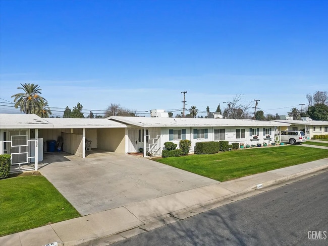 Building Photo - 5804 Sundale Ave