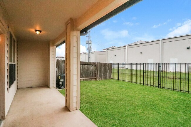 Foto del edificio - 6222 Brenwood Cir