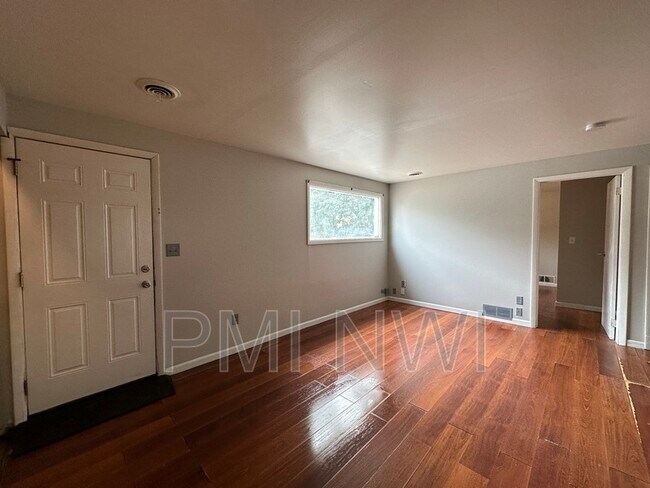 Foto del edificio - 121 S Porter St