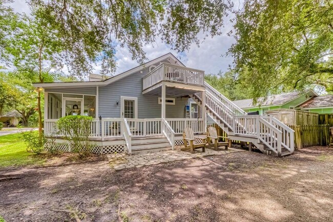 Vista de la parte trasera de la casa - 408 Woodland Shores Rd