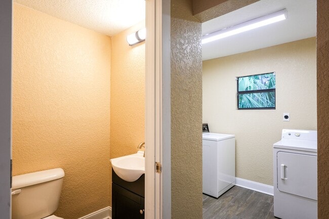 Foto del edificio - 10031 Union Park Dr