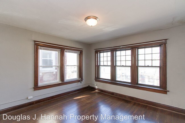 Foto del edificio - 1219 W 41st St