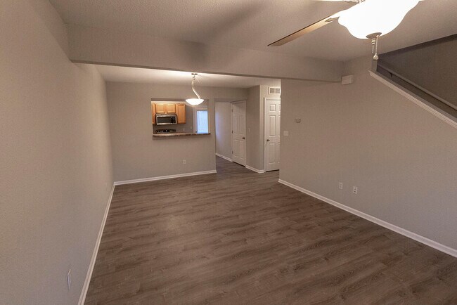 Building Photo - 3910 Snowy Owl Dr