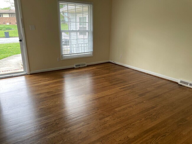 Foto del edificio - 3 Bedroom Off Rehobeth Church Road