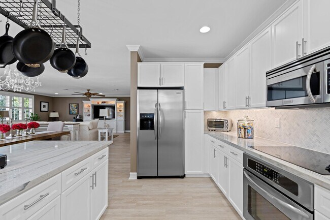 Building Photo - 1970 S Dixie Hwy