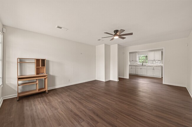 Foto del edificio - 5830 Southlea St