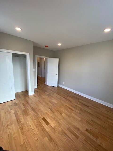 Building Photo - 320 9th St