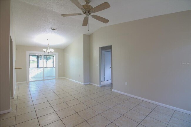 Foto del edificio - 4202 Sunny View Dr